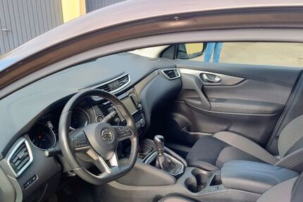 Nissan Qashqai 78.000 km 14.800 &euro; Duisburg 47055