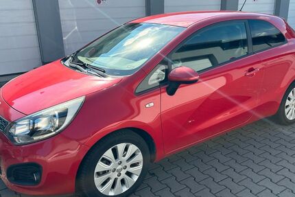 Kia Rio 127.300 km 4.350 &euro; Duisburg 47058