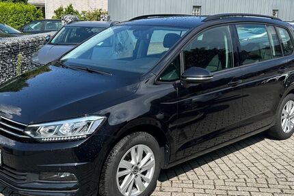VW Touran 157.698 km 15.499 € Mülheim / Ruhr 45473