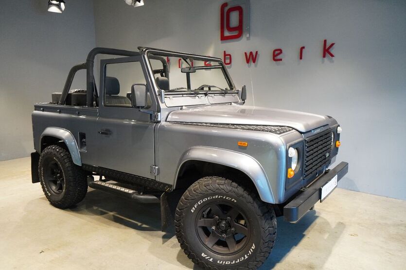Land Rover Defender 79.000 km 59.941 € Duisburg 47228