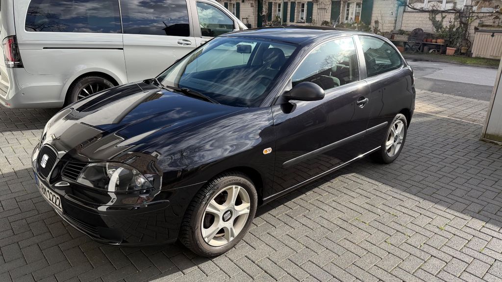 Seat Ibiza 82.000 km 2.500 &euro; Duisburg 47259