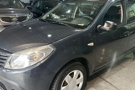 Dacia Sandero 100.000 km 2.990 &euro; Duisburg 47059