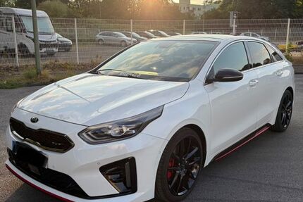 Kia pro ceed / ProCeed 90.000 km 16.950 &euro; Duisburg 47167