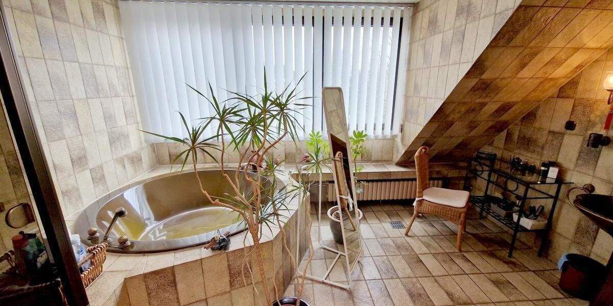 Einfamilienhaus Mülheim Holthausen - 5 Zimmer, 216 m&sup2;, 599.000&euro; | Angebot:25339695