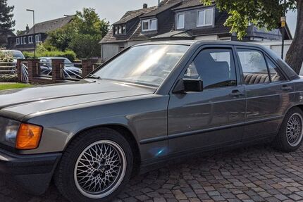 Mercedes-Benz 190 162.624 km 6.900 € Düsseldorf 40627