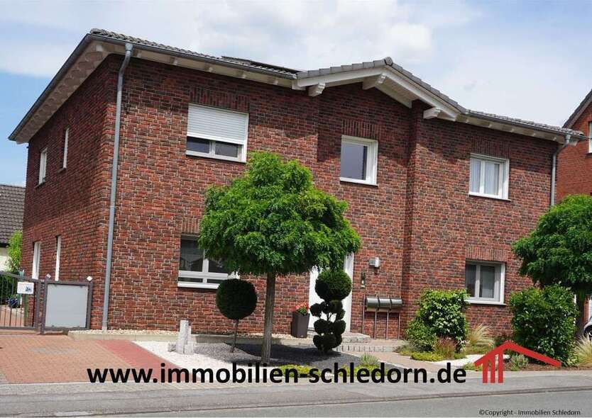 Haus zum Kaufen in Oberhausen 839.000 € 233 m²