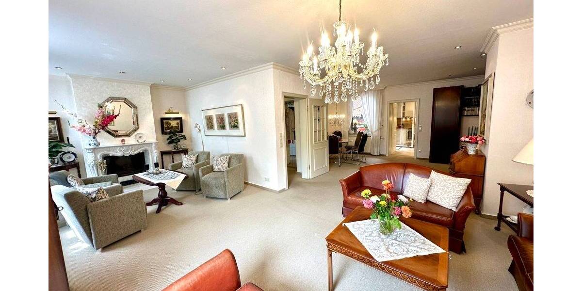 Modernisiertes Zweifamilienhaus mit großer Eigentümerwohnung in Alt-Hamborn! 6 zimmer