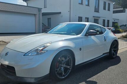 Nissan 370Z 151.000 km 26.999 &euro; Krefeld 47829