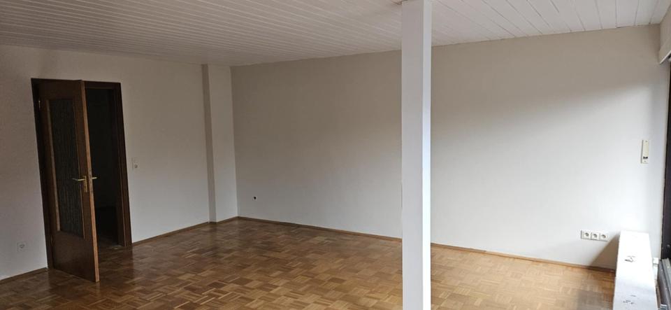 Dachgeschoßwohnung Duisburg Großenbaum - 2.5 Zimmer, 86 m&sup2;, 795&euro; | Angebot:24981041