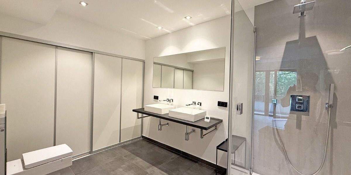 Etagenwohnung Düsseldorf Oberkassel - 2 Zimmer, 82 m&sup2;, 1.790&euro; | Angebot:24713021