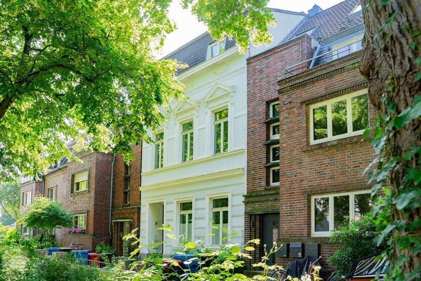 Haus zum Mieten in Krefeld Bockum 1.950 € 170 m²