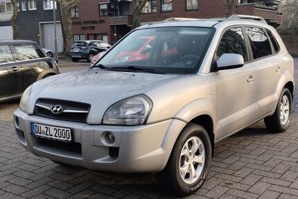 Hyundai TUCSON 240.000 km 3.200 &euro; Oberhausen 46045