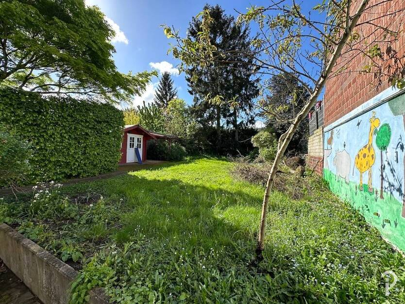 Geschmackvoll sanierte 2,5- Zimmer-Wohnung im Dachgeschoss in zentraler Lage