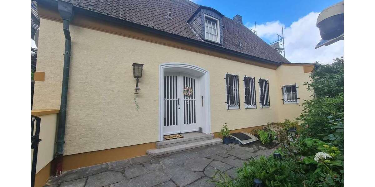 Einfamilienhaus Duisburg Rheinhausen - 9 Zimmer, 220 m&sup2;, 657.000&euro; | Angebot:26871962