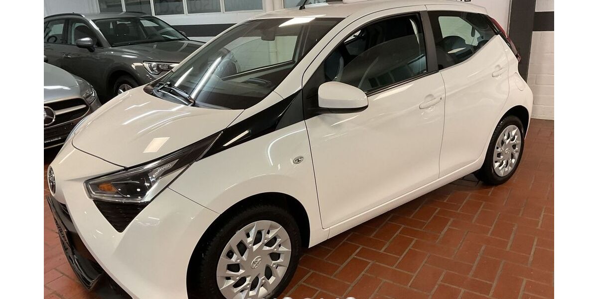Toyota Aygo (X) 45.000 km 10.490 &euro; Wülfrath 42489