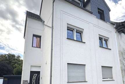 Haus zum Kaufen in Dinslaken 449.500 € 183.2 m² 8 zimmer