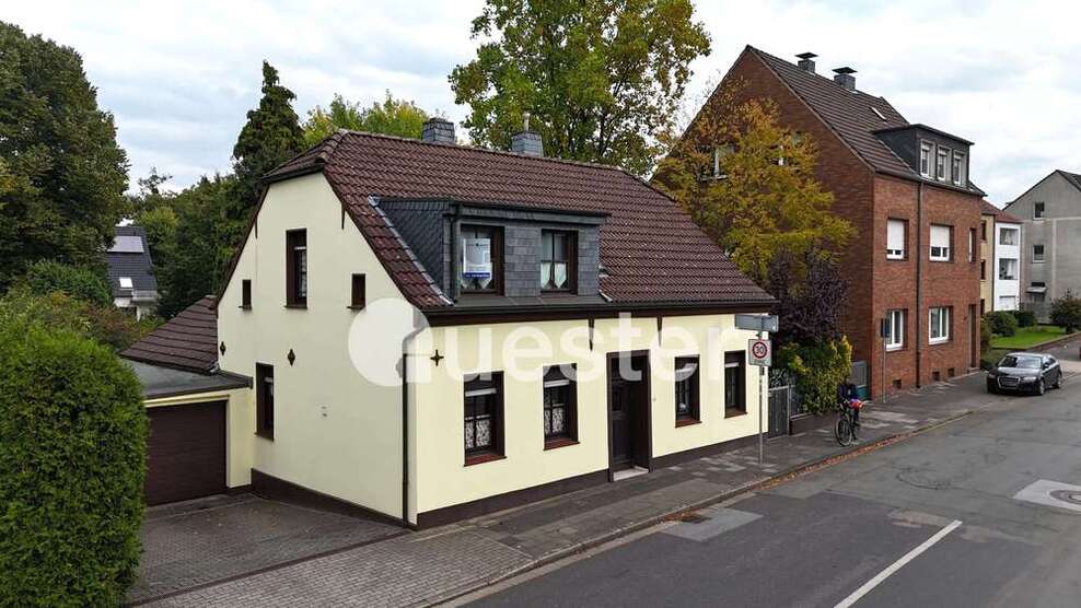 Haus zum Kaufen in Duisburg 365.000 € 145 m² 7 zimmer