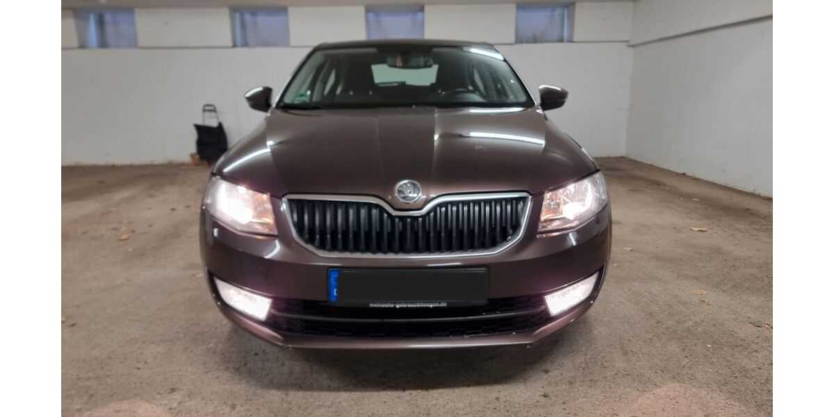 Skoda Octavia 151.000 km 9.160 &euro; Düsseldorf 40474