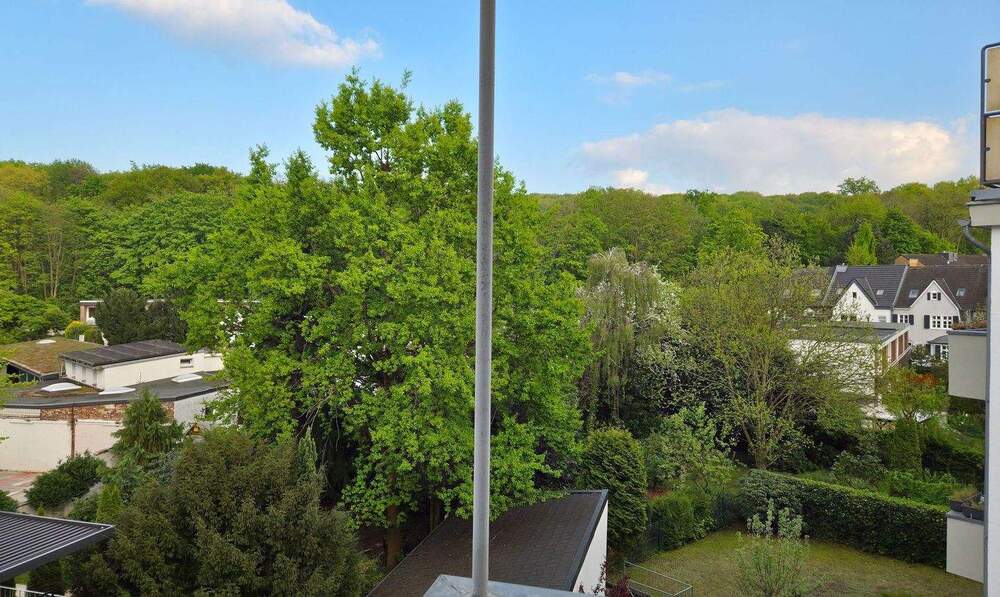 Etagenwohnung Düsseldorf Rath - 3 Zimmer, 92 m&sup2;, 1.250&euro; | Angebot:26435553