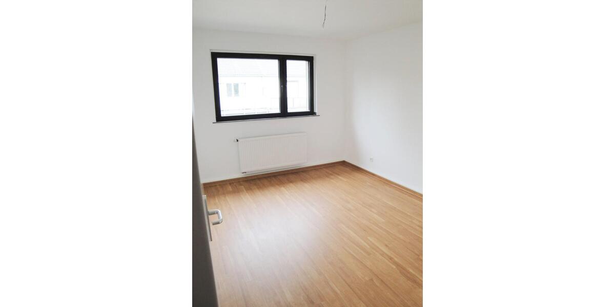Etagenwohnung Krefeld - 4 Zimmer, 83 m&sup2;, 747&euro; | Angebot:26382820