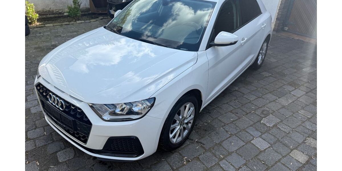 Audi A1 161.221 km 10.300 &euro; Neukirchen-Vluyn 47506