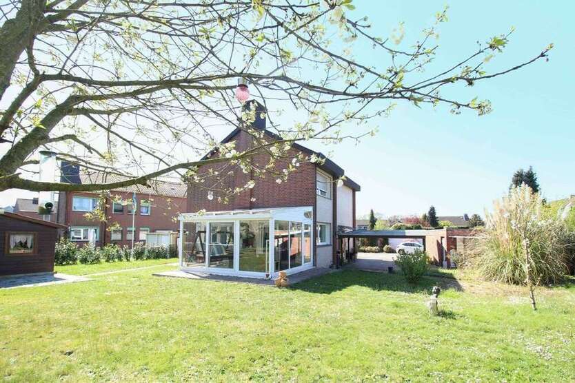 Haus zum Kaufen in Moers 605.000 € 162 m²