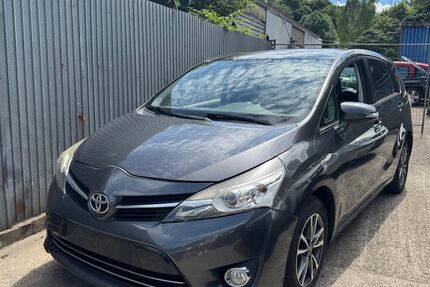 Toyota Verso 189.000 km 6.899 &euro; Essen 45143