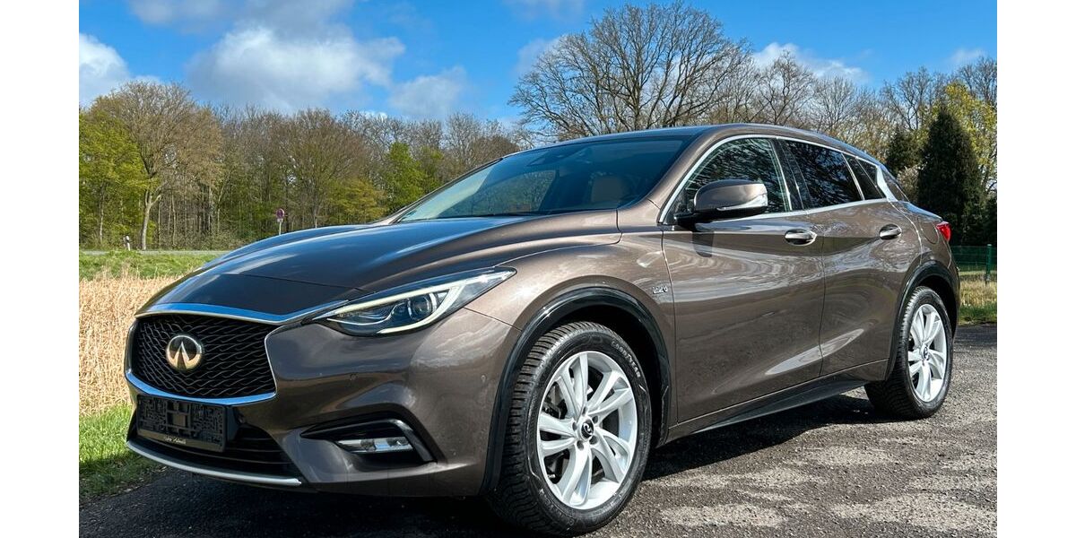 INFINITI Q30 134.000 km 12.490 &euro; Neukirchen-Vluyn 47506