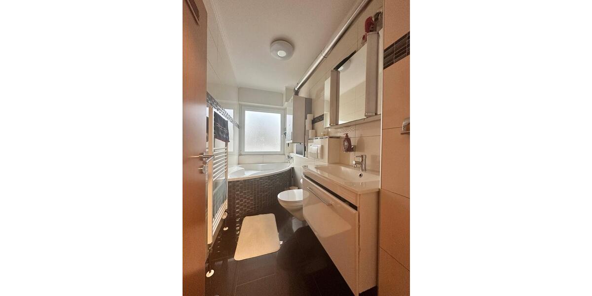 Erdgeschoßwohnung Essen Stadtbezirk V - 6 Zimmer, 130 m&sup2;, 300.000&euro; | Angebot:24816188