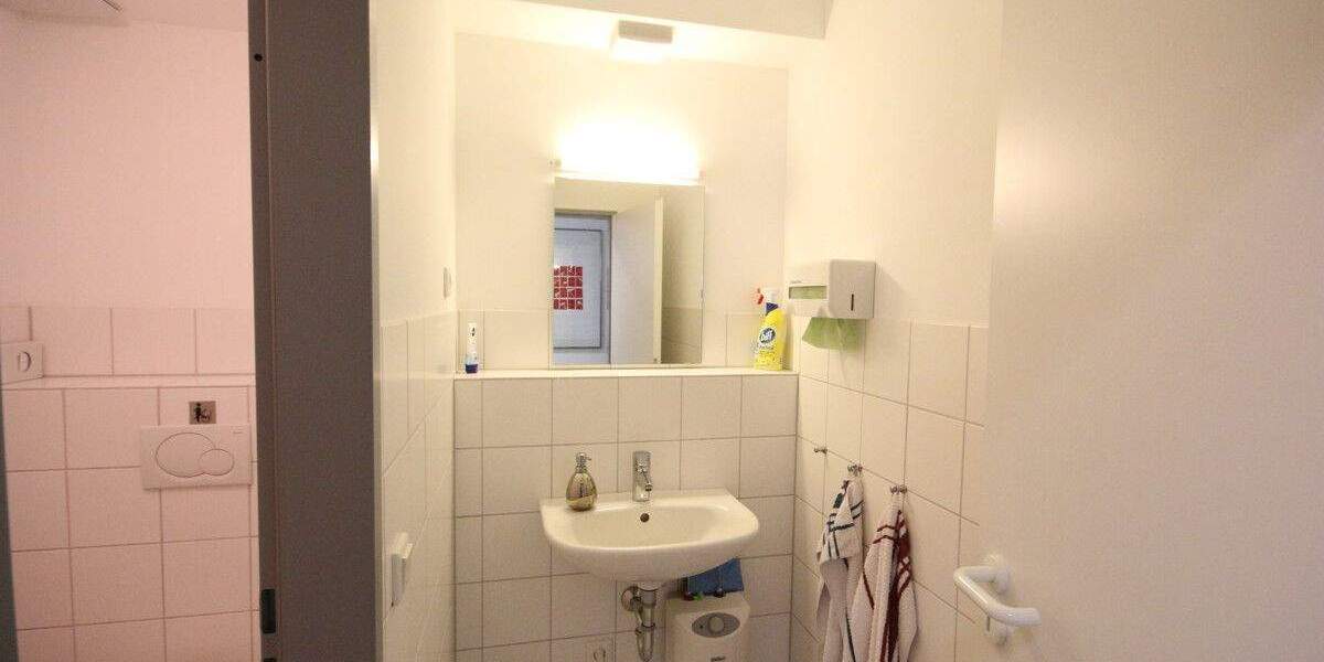 Gewerbeobjekt Meerbusch Büderich - 6 Zimmer, 135 m&sup2;, 1.800&euro; | Angebot:23984455