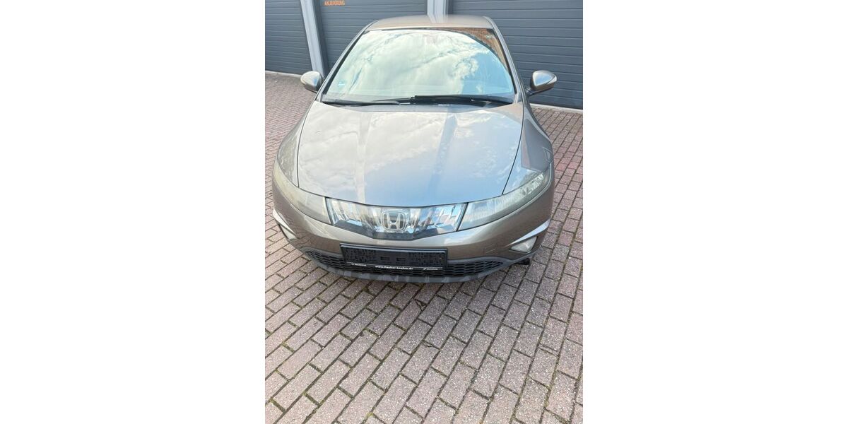 Honda Civic 195.000 km 2.499 &euro; Duisburg 47239
