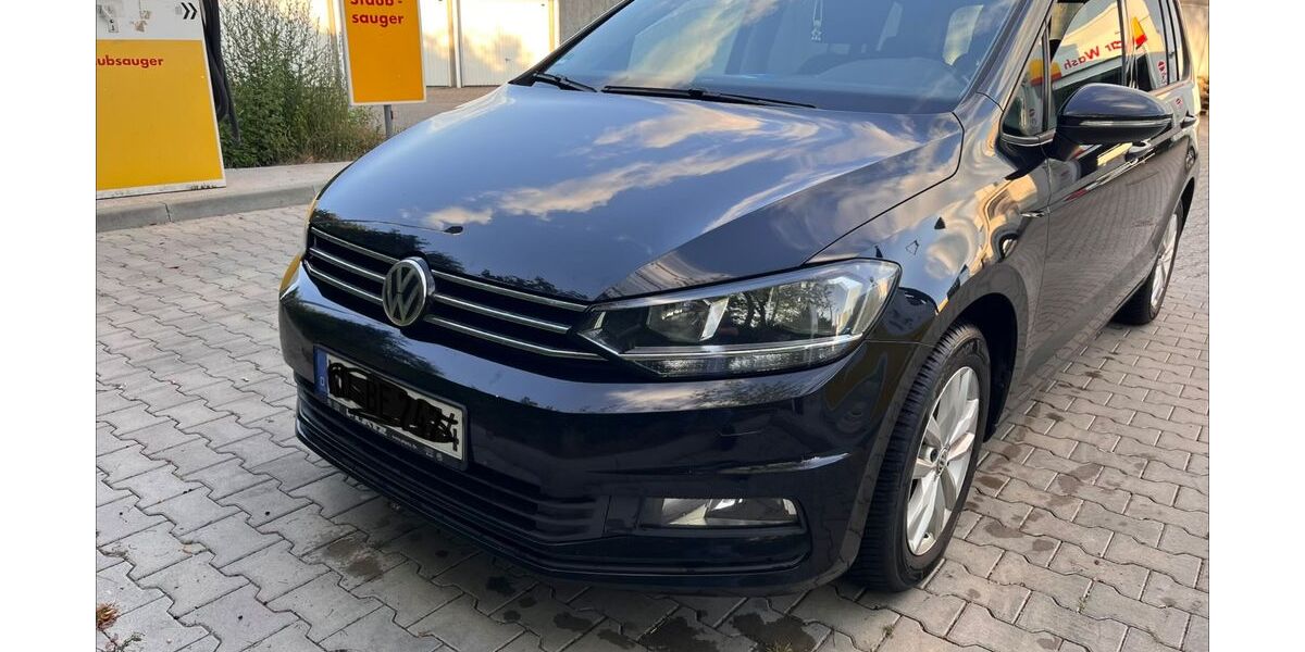 VW Touran 204.000 km 8.800 &euro; Kamp-Lintfort 47475
