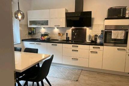 Doppelhaushälfte mit. Wintergarten 3 zimmer