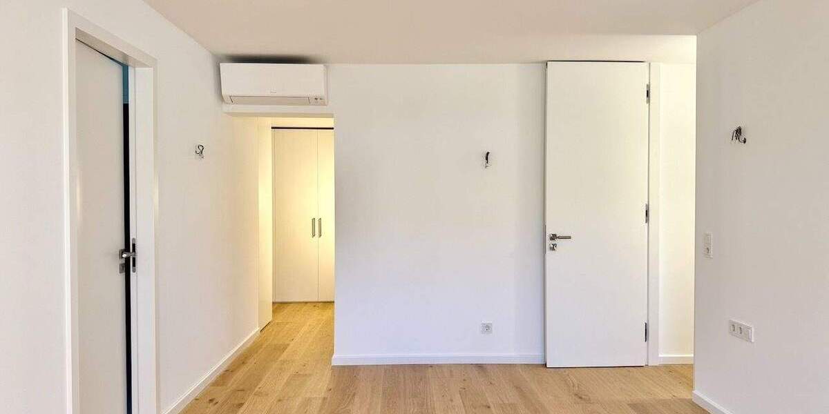 Etagenwohnung Düsseldorf Düsseltal - 4 Zimmer, 160 m&sup2;, 3.990&euro; | Angebot:25302542