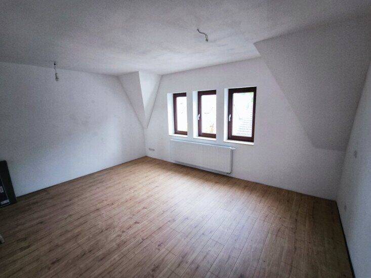 Etagenwohnung Oberhausen Schwarze Heide - 3 Zimmer, 110 m&sup2;, 880&euro; | Angebot:26878998