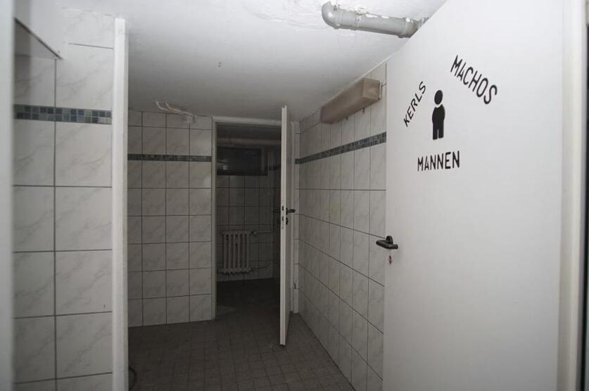 ~ Sanierungsbedürftige Gaststätte FREI ~ zimmer