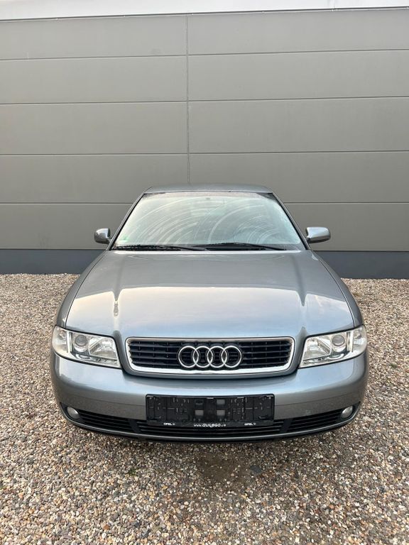 Audi A4 117.500 km 2.799 € Duisburg 47239