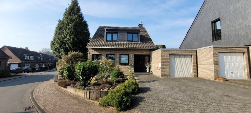 Einfamilienhaus Dinslaken Hiesfeld - 7 Zimmer, 140 m&sup2;, 590.000&euro; | Angebot:25831753