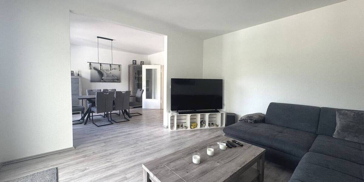 Entwicklungspotenzial Mehrfamilienhaus mit 9 Wohneinheiten, 9 Garagen inkl. Stellplätze und eine Halle + Büro! zimmer