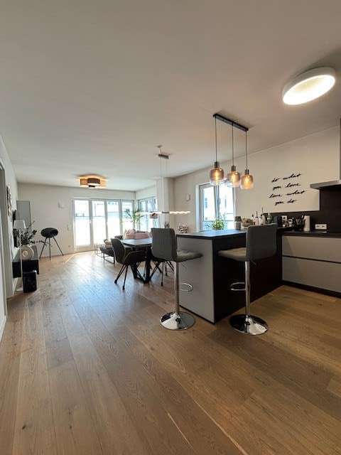 Wohnung zum Mieten in Düsseldorf 2.280 € 115 m² 3 zimmer
