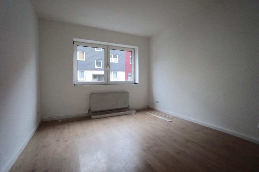 Schöne 3 Zimmer Wohnung im gepflegten Haus ! 3 zimmer