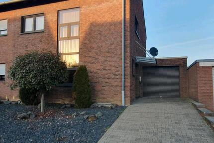 Haus Krefeld Benrad - 4 Zimmer, 94 m&sup2;, 1.180&euro; | Angebot:25083921