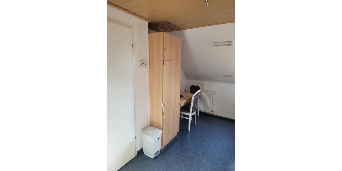 Dachgeschoßwohnung Essen Frillendorf - 1 Zimmer, 32 m&sup2;, 350&euro; | Angebot:26224985