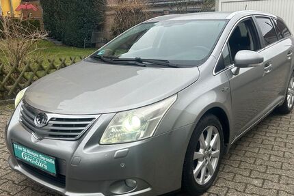 Toyota Avensis 215.000 km 5.950 &euro; Düsseldorf 40589
