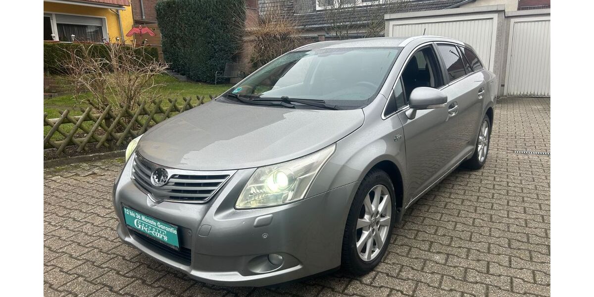 Toyota Avensis 215.000 km 5.950 &euro; Düsseldorf 40589