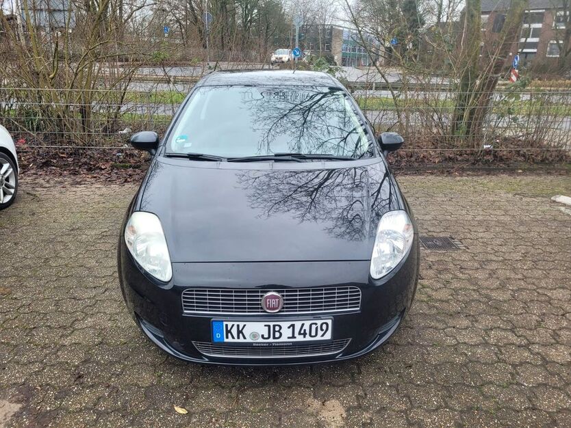 Fiat Punto 127.000 km 1.499 € Duisburg 47228