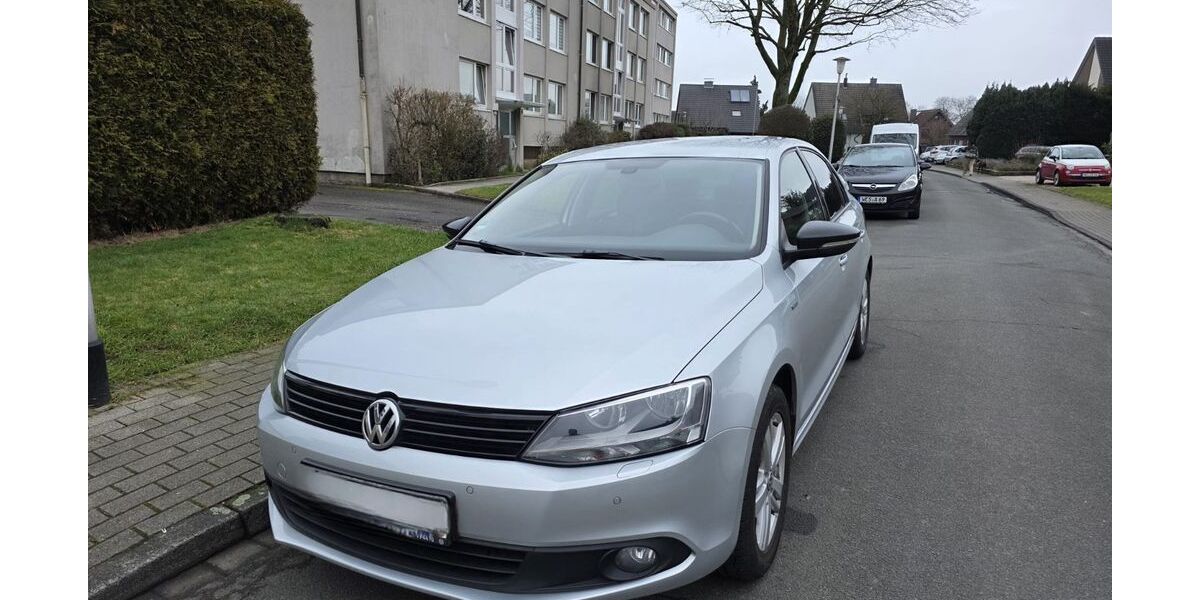 VW Jetta 135.000 km 9.100 &euro; Kamp Lintfort 47475