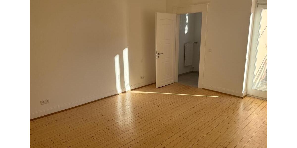 Etagenwohnung Duisburg - 4 Zimmer, 120 m&sup2;, 349.000&euro; | Angebot:26794303