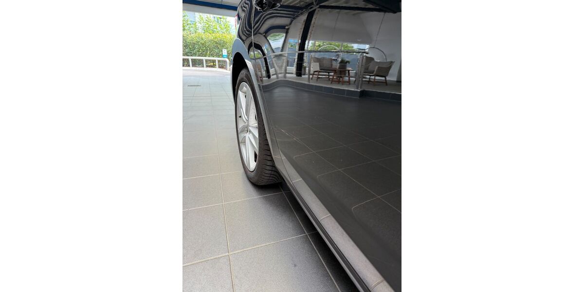 Seat Leon 80.000 km 12.000 &euro; Düsseldorf 40239