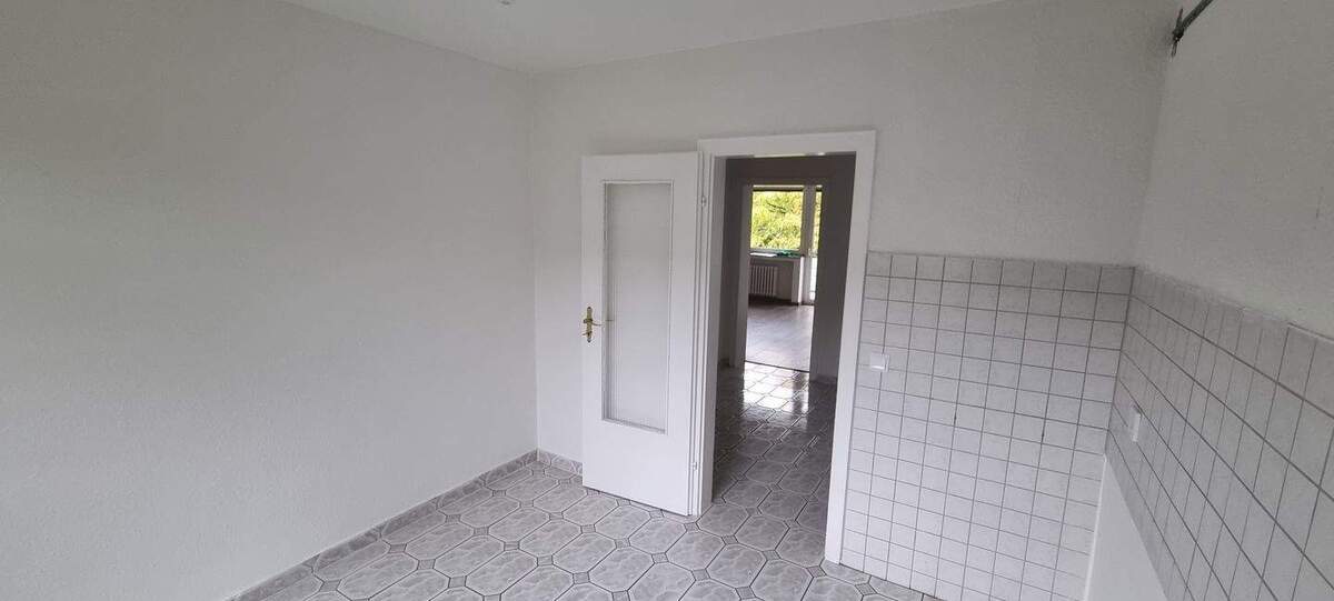 GELEGENHEITI!!! RENOVIERTE + GEMÜTLICHE 3 ZIMMER WOHNUNG mit BALKON in ESSEN - SCHÖNEBECK!!! 3 zimmer